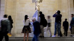 La fréquentation du musée du Louvre s'est quasiment maintenue en 2024, malgré une diminution pendant l'été marqué par la tenue des Jeux olympiques et paralympiques