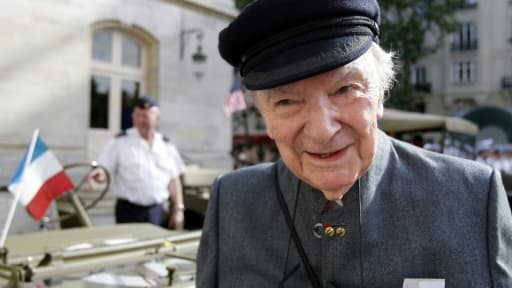 Franck Bauer, ultime survivant de l'équipe de speakers français de Radio-Londres durant la Seconde Guerre mondiale, le 17 juin 2009 à Paris