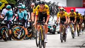 La Jumbo-Visma remporte la première étape du Tour d'Espagne.