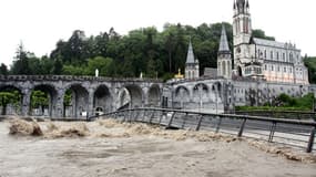 Les inondations ont empêché la réouverture de 14 hôtels.
