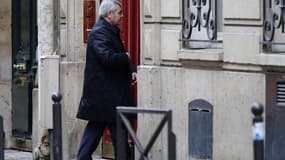 Selon Thierry Herzog, l'avocat de Nicolas Sarkozy, l'ancien chef de l'Etat mis en examen jeudi pour "abus de faiblesse" dans l'affaire Bettencourt, s'estime scandaleusement traité. Il veut demander la nullité de la décision du juge de Bordeaux Jean-Michel