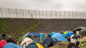 La "jungle" de Calais accueille désormais 6.000 migrants