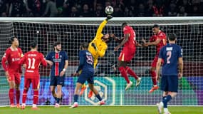 Une des nombreuses parades d'Alisson Becker lors du huitième de finale aller de Ligue des champions PSG-Liverpool, 5 mars 2025