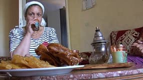 Mouna, musulmane pratiquante, s'est préparée au ramadan.