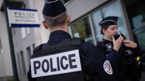 Des policiers en patrouille à Nantes, en Loire-Atlantique, le 21 octobre 2022