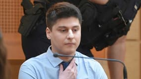 Le Chilien Nicolas Zepeda, accusé d'avoir assassiné son ex-petite amie japonaise, Narumi Kurosak, au premier jour de son procès devant la cour d'assises du Doubs, le 29 mars 2022 à Besançon