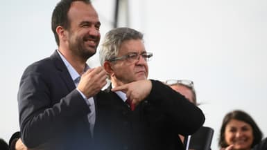 Le directeur de campagne de Jean-Luc Mélenchon,  Manuel Bompard aux cotés du candidat à la présidentielle de La France Insoumise (LFI) à Marseille le 27 mars 2022