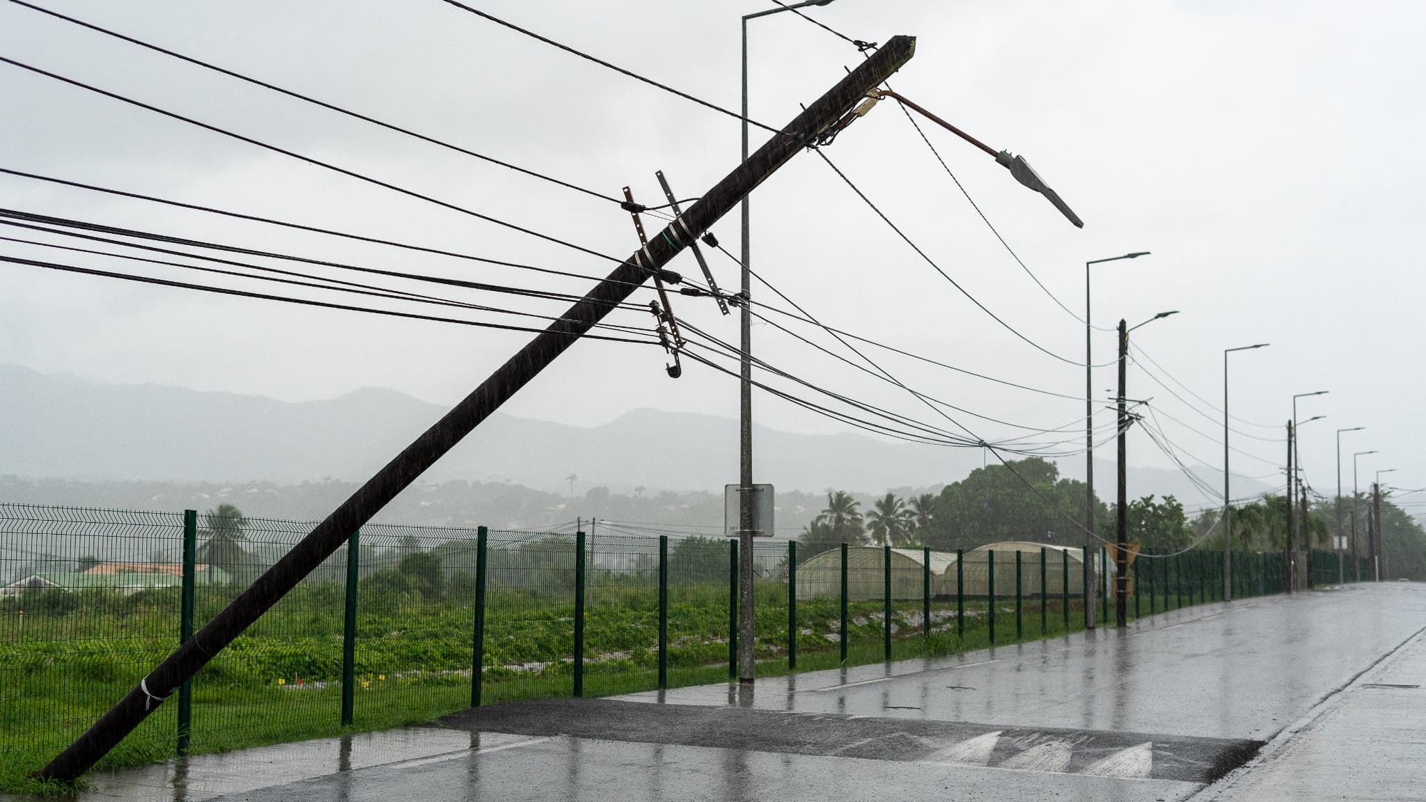 TEMPÊTE JERRY: UN AUTOMOBILISTE RETROUVÉ MORT EN GUADELOUPE