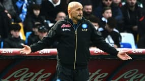 L'entraîneur de Naples Luciano Spalletti, lors de la défaite à domicile, 3-2 face à la Fiorentina, comptant pour la 32e journée de Serie A, le 10 avril 2022 au Stade Diego Armando-Maradona