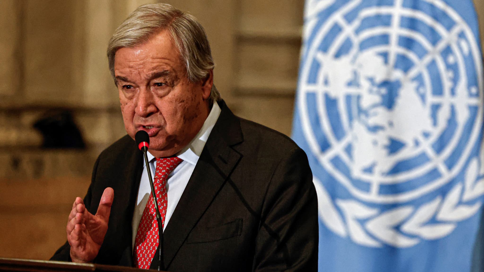 Le patron de l'ONU Antonio Guterres s'exprime en conférence de presse avec le ministre des Affaires étrangères égyptien, au Caire, le 19 octobre 2023 Le patron de l'ONU Antonio Guterres s'exprime en conférence de presse avec le ministre des Affaires étrangères égyptien, au Caire, le 19 octobre 2023
