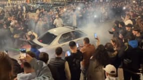 Un rassemblement illégal de tuning sur l'aire d'autoroute de Saint-Priest sur l'A43, dans la nuit du 8 au 9 mars 2025.