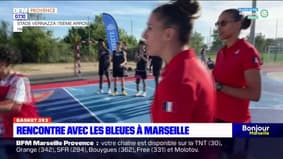 JO 2024: les basketteuses de l'équipe de France 3x3 à la rencontre des Marseillais