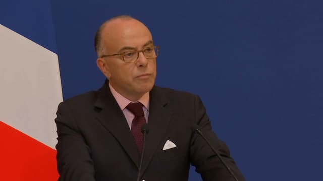 Le ministre de l'Intérieur Bernard Cazeneuve a annoncé l'interdiction de la vente d'alcool dans les "zones sensibles" durant l'Euro 2016.