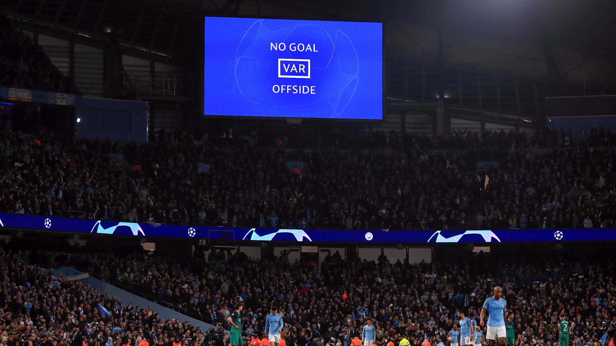 L'intervention du VAR offre la qualification à Tottenham contre Manchester City en avril 2019 L'intervention du VAR offre la qualification à Tottenham contre Manchester City en avril 2019