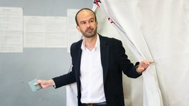 Le député et coordinateur de La France insoumise, Manuel Bompard, votant à Marseille le 30 juin 2024