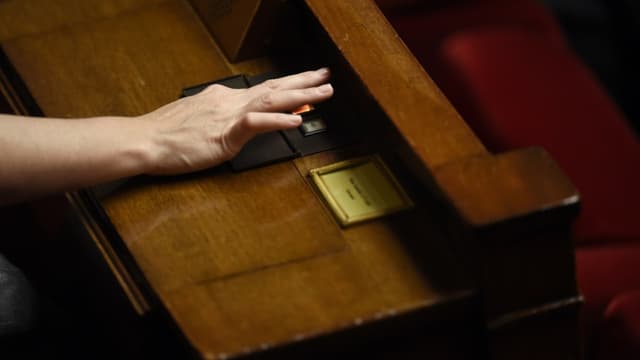 Désormais, les actionnaires peuvent bloquer la rémunération des grands patrons d'entreprises françaises cotées.
