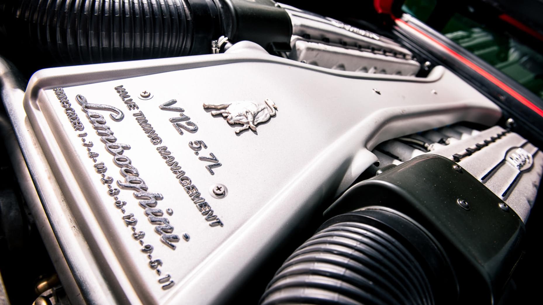 Cette ''V12 SVR", assemblée le 21 décembre 1999, n’a parcouru depuis que 51.500 kilomètres. Cette ''V12 SVR", assemblée le 21 décembre 1999, n’a parcouru depuis que 51.500 kilomètres.