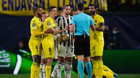 Adrien Rabiot a échappé miraculeusement au rouge face à Villarreal