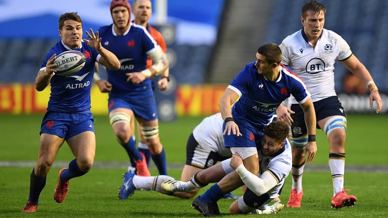 Antoine Dupont est aligné à la mêlée du XV de France