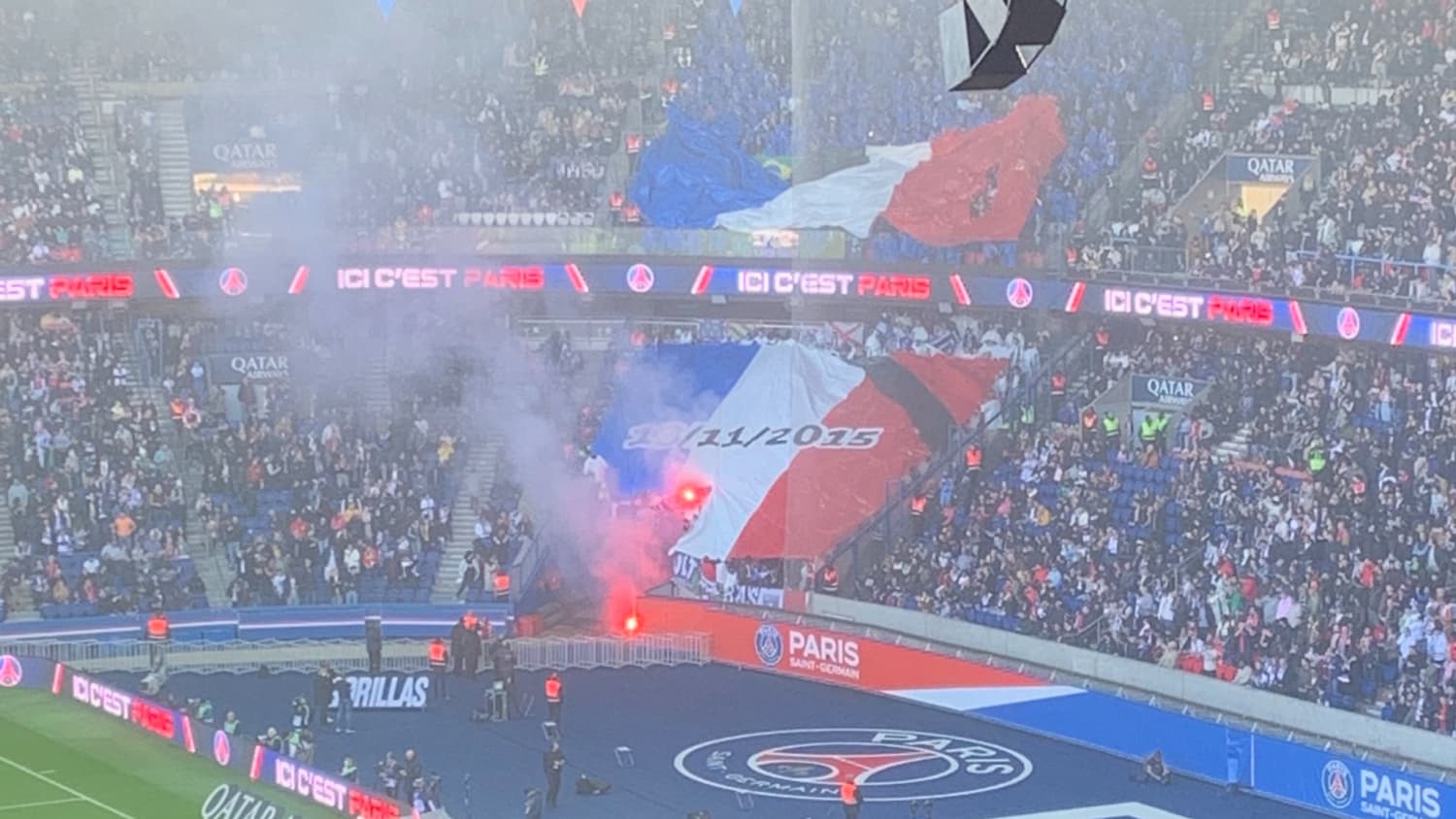 La bâche des Auxerrois au Parc des Princes