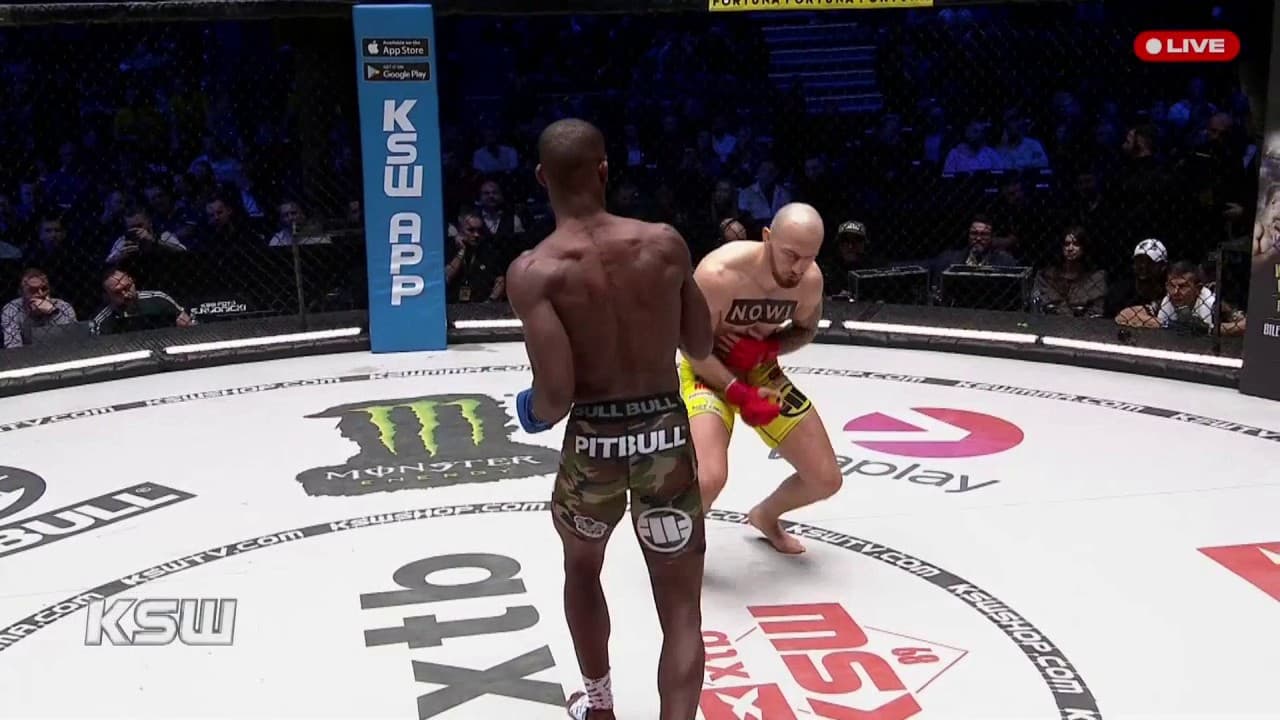 Sebastian Rajewski prend un KO au foie face au Français Wilson Varela, KSW 89, 16 décembre 2023 Sebastian Rajewski prend un KO au foie face au Français Wilson Varela, KSW 89, 16 décembre 2023