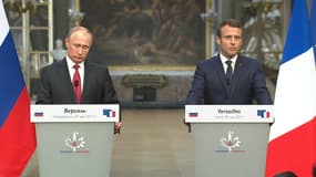 Vladimir Poutine et Emmanuel Macron à Versailles. 