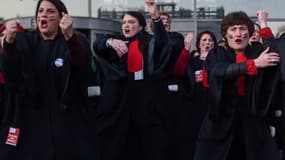 Avocats à Bobigny faisant un haka lors d'une action contre la réforme des retraites