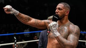Tony Yoka s'exprime au micro après son dernier combat en mai 2025