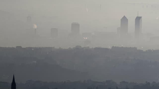 La ville de Lyon lors d'un épisode de pollution en décembre 2016.