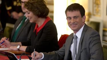 Le Premier ministre Manuel Valls et la ministre de la Santé, Marisol Touraine, à l'Hôtel Matignon, le 19 mars 2015