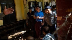 L'un des deux journalistes de Reuters arrive au tribunal, à Rangoun, le 10 janvier 2018.