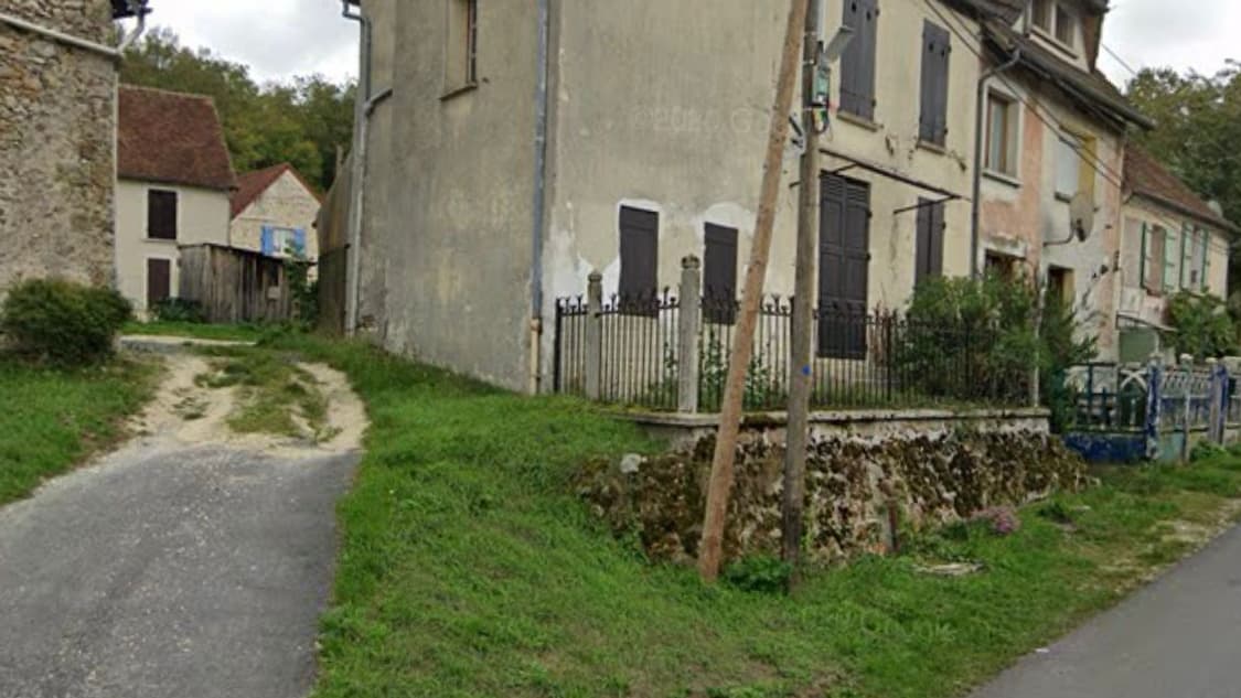 Une maison avant les inondations dans la Sablonnière.