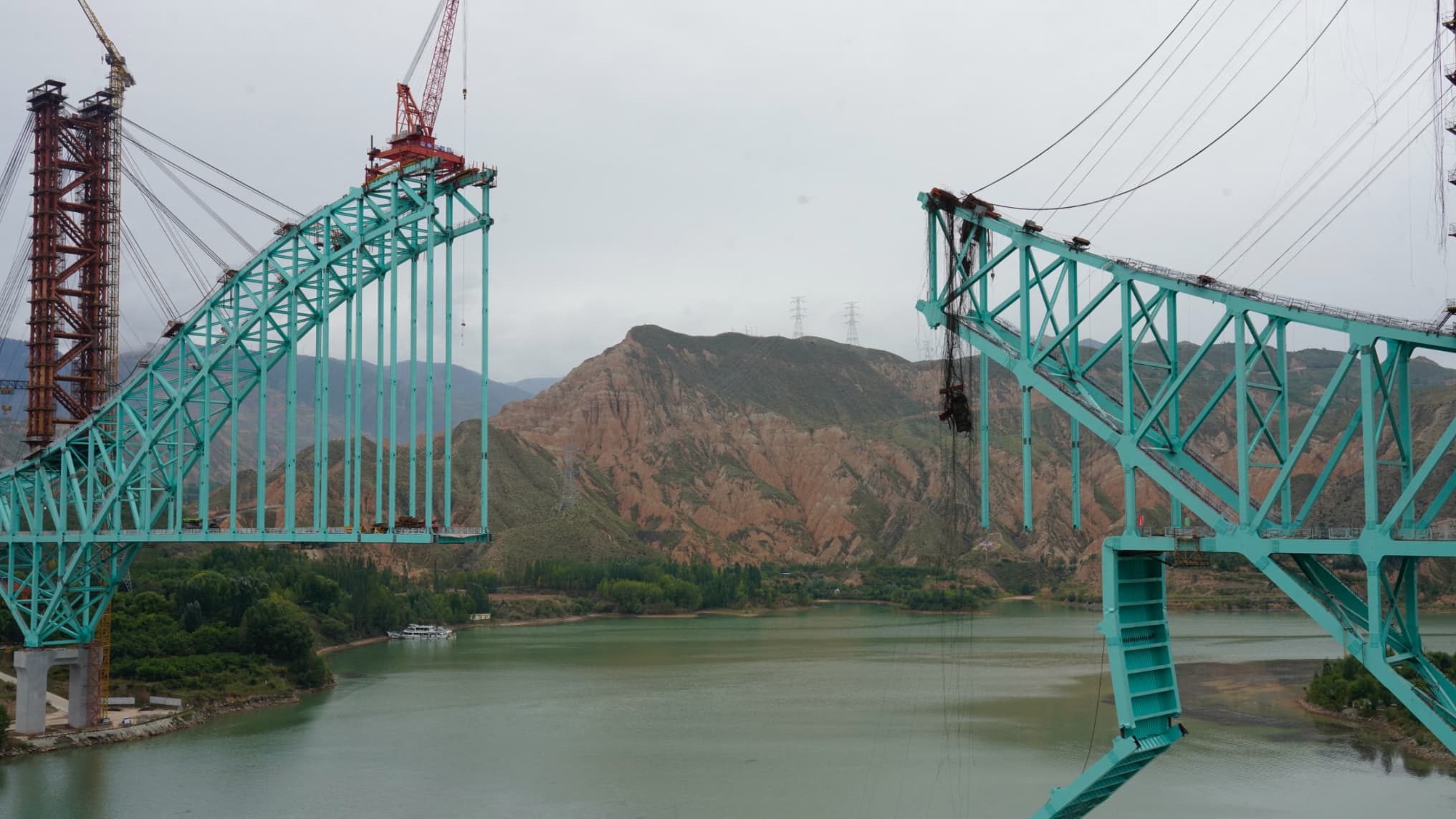 AU MOINS DOUZE OUVRIERS TUÉS APRÈS L'EFFONDREMENT D'UN PONT EN CONSTRUCTION EN CHINE