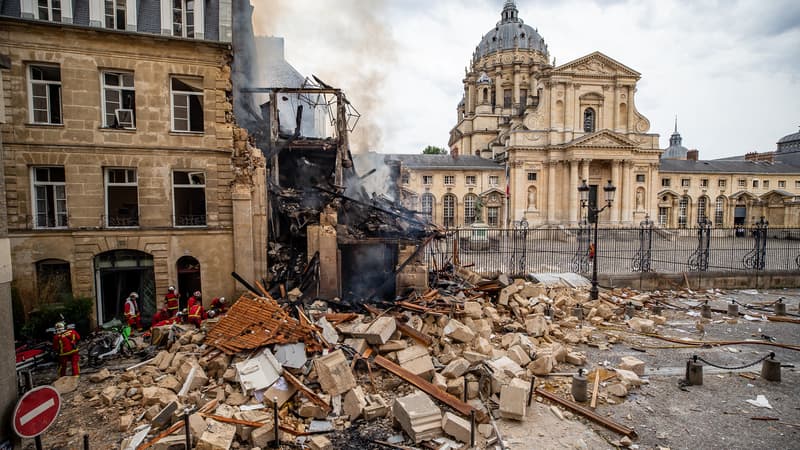 Les décombres de l'immeuble de la rue Saint-Jacques, le 21 juin 2023, après l'explosion survenue dans l'après-midi.