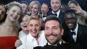 Jennifer Lawrence, Meryl Streep, Ellen DeGeneres, Bradley Cooper, Kevin Spacey, Brad Pitt...tout sourire pour un selfie