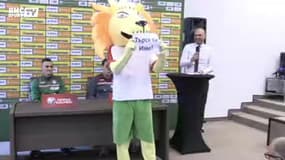 Bulgarie : Instant malaise, la mascotte débarque, le sélectionneur reste de marbre