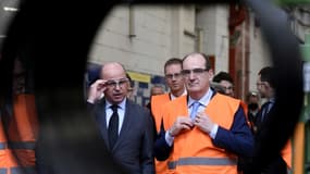 Le Premier ministre Jean Castex lors d'une visite à l'usine Goodyear à Amiens, le 17 mars 2022