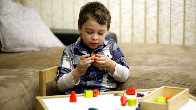 L’autisme est un trouble neuro-développemental précoce qui dure toute la vie.