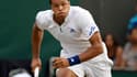 Jo-Wilfried Tsonga a livré une belle prestation lundi en huitièmes de finale de Wimbledon pour se défaire de l'Espagnol David Ferrer en trois manches 6-3 6-4 7-6. /Photo prise le 27 juin 2011/REUTERS/Stefan Wermuth