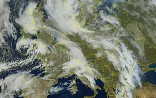Les images satellites montrent la tempête Nelson s'approcher du nord-ouest de la France, à 11 heures, le jeudi 28 mars 2024.