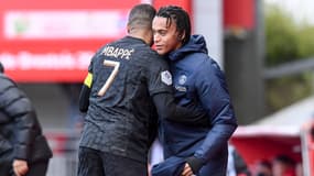 Kylian Mbappé et son petit frère Ethan Mbappé, lors de Brest-PSG le 29 octobre 2023 en Ligue 1
