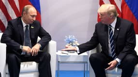 Vladimir Poutine et Donald Trump lors du sommet du G20 à Hambourg (Allemagne), le 7 juillet 2017