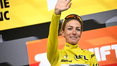 La Française Pauline Ferrand-Prévot sur le podium du Tour de France féminin, 3 août 2025