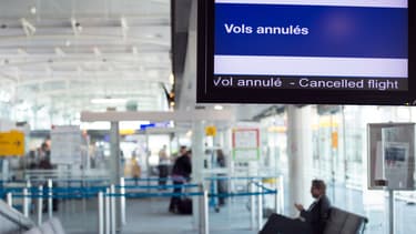 La situation chez Air France "devient extrêmement délicate", annonce un porte-parole, alors qu'aucune sortie de crise semble en vue au terme de la deuxième semaine du conflit.