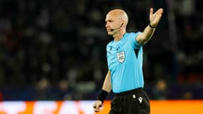 Anthony Taylor lors du PSG-Barça, le 10 mars 2024.