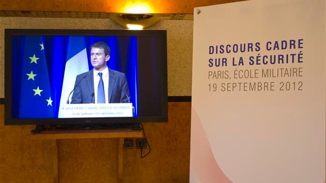 Lors d'un discours mercredi devant les cadres de la police et de la gendarmerie, le ministre de l'Intérieur Manuel Valls a annoncé l'accélération de la réforme des statistiques de la délinquance et a fait part de sa volonté de mettre fin à la "culture du
