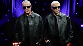DJ Snake et sa statue de cire au musée Grévin à Paris, le 6 mai 2025.