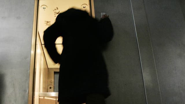 Une femme a été retrouvée morte dans un ascenseur un mois après avoir été bloquée entre deux étages. (Photo d'illustration)
