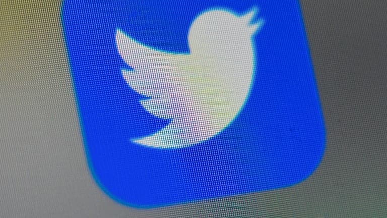 La justice française a ordonné lundi une médiation entre Twitter et des associations de lutte contre les discriminations, qui avaient assigné en mai le réseau social pour "inaction face à la haine en ligne"