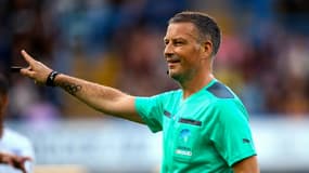 Mark Clattenburg pendant un match caritatif en 2019